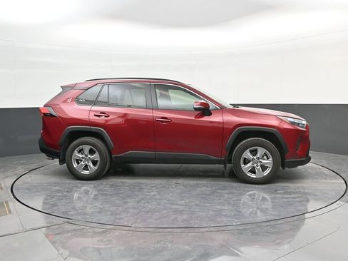 Used 2022 Toyota RAV4 XLE w/ Convenience Package image 9
