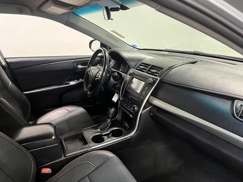 Used 2017 Toyota Camry SE FWD image 11