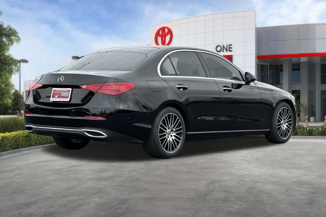 Used 2023 Mercedes-Benz C 300 Sedan image 4