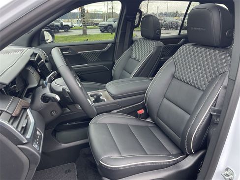 New 2026 GMC Acadia Denali w/ Super Cruise Package image 20