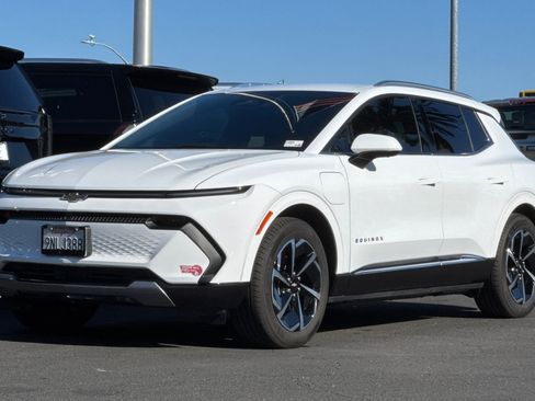 Used 2024 Chevrolet Equinox EV LT image 9