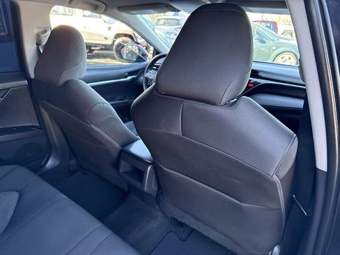 Used 2020 Toyota Camry LE w/ Carpet Mat Package image 29