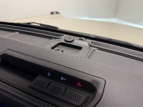 Used 2025 Ford Bronco Outer Banks image 6