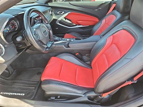 Used 2023 Chevrolet Camaro LT w/ Technology Package image 15