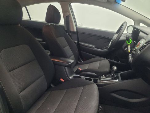 Used 2017 Kia Forte LX image 21