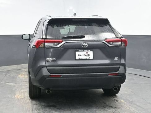 Used 2021 Toyota RAV4 LE w/ Carpet Mat Package (TMS) AWD/4WD image 5