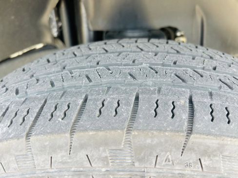 Used 2024 Jeep Wrangler Sport S image 38