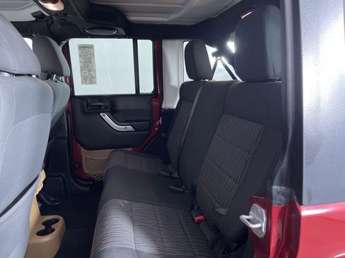 Used 2012 Jeep Wrangler Unlimited Sahara w/ Connectivity Group image 20