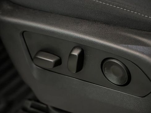 Used 2025 Chevrolet Silverado 1500 LT image 16