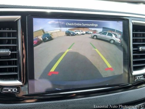 Used 2023 Chrysler Pacifica Touring-L FWD image 17