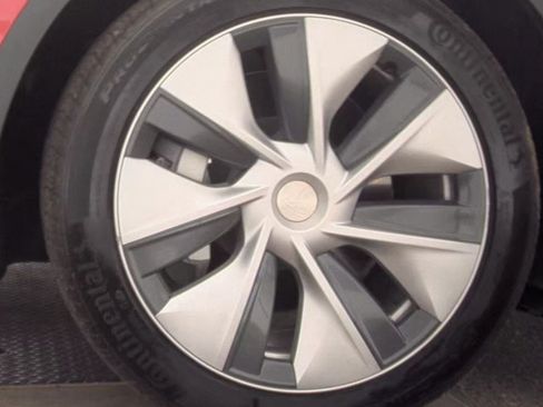 Used 2023 Tesla Model Y Long Range AWD/4WD image 13