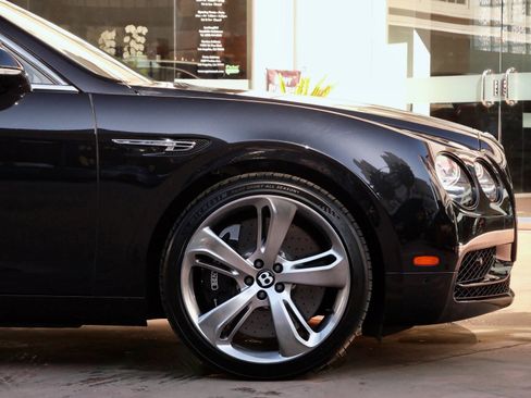 Used 2017 Bentley Flying Spur S W12 image 6
