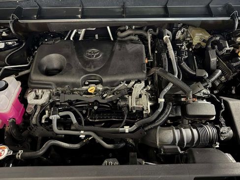 Used 2021 Toyota Highlander LE image 29