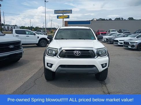 Used 2014 Toyota Tacoma 4x4 Double Cab w/ SR5 Package image 3