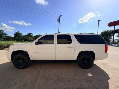 Used 2014 GMC Yukon XL SLT RWD image 2