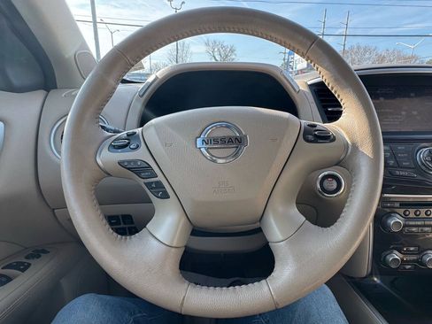 Used 2014 Nissan Pathfinder Platinum AWD/4WD image 21