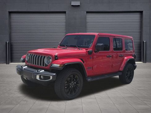 Used 2025 Jeep Wrangler Unlimited Sahara AWD/4WD image 1