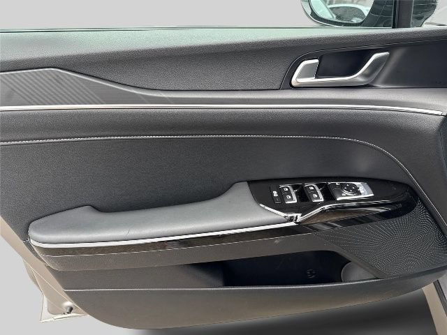 Used 2025 Kia K5 GT-Line AWD/4WD image 18