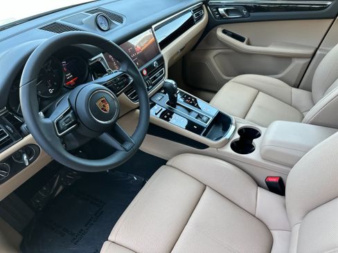 New 2026 Porsche Macan AWD/4WD image 4