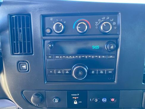 Used 2016 GMC Savana 3500 Extended image 23