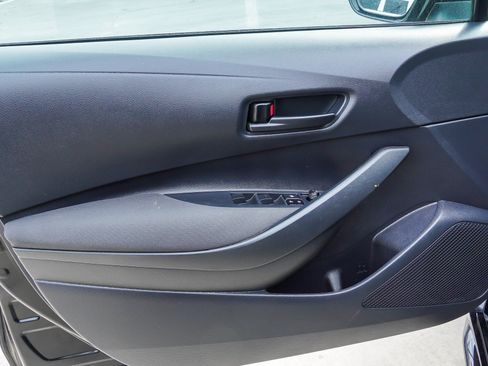 Used 2025 Toyota Corolla LE FWD image 20