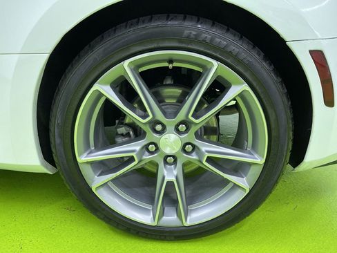 Used 2021 Chevrolet Camaro LT w/ RS Package image 15