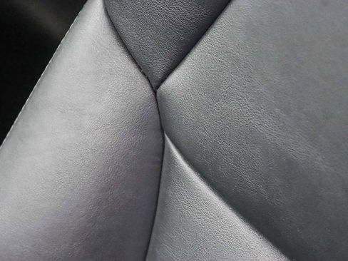 Used 2021 Toyota RAV4 XLE Premium image 25