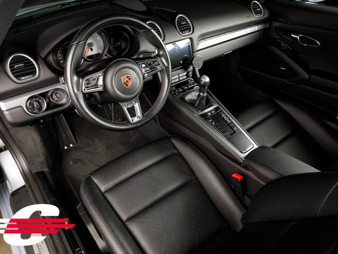 Used 2018 Porsche 718 Cayman S RWD image 15