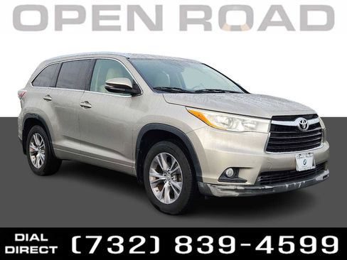 Used 2014 Toyota Highlander XLE image 1