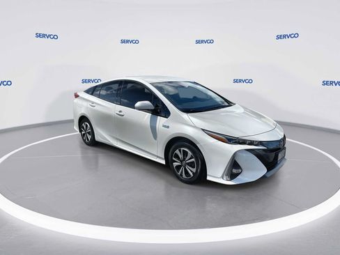 Used 2017 Toyota Prius Prime Premium FWD image 2