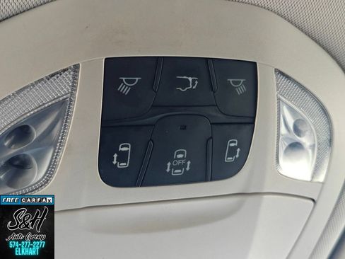 Used 2017 Chrysler Pacifica Touring-L FWD image 11