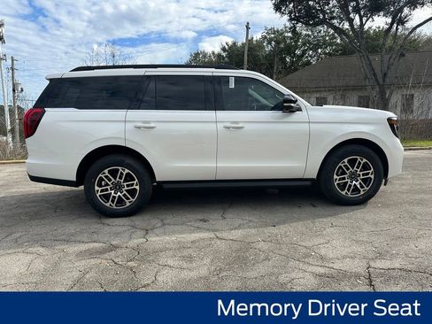 New 2026 Ford Expedition Active image 8