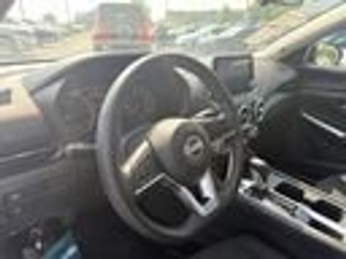 Used 2025 Nissan Sentra SR FWD image 10