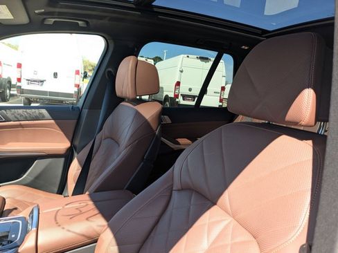 Used 2025 BMW X5 xDrive40i image 15