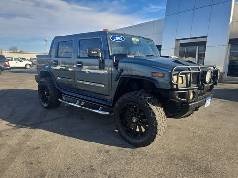 Used 2005 HUMMER H2 SUT w/ Preferred Equipment Group image 6