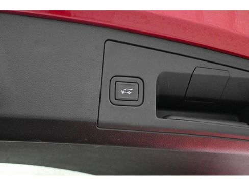 Used 2023 Cadillac XT4 Premium Luxury image 57