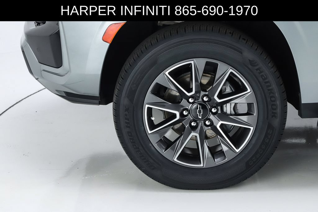 Used 2024 Chevrolet Suburban Z71 w/ Luxury Package AWD/4WD image 5