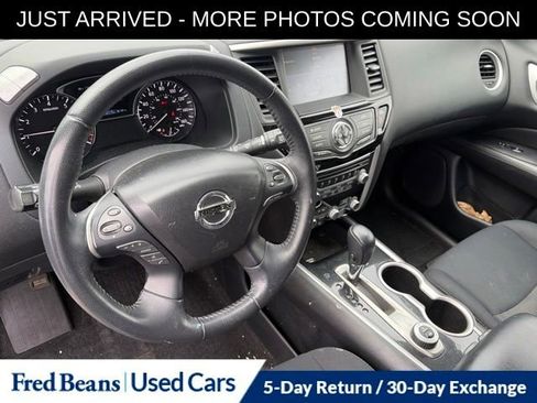 Used 2019 Nissan Pathfinder SV AWD/4WD image 10