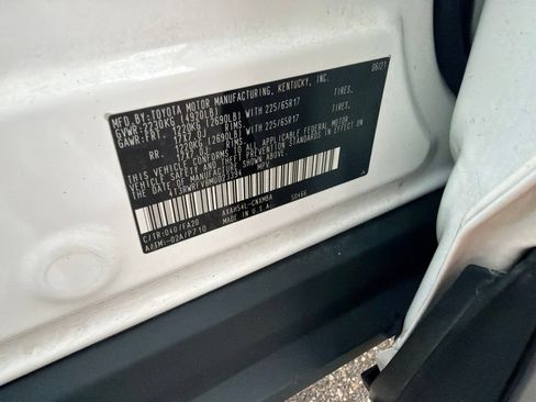 Used 2021 Toyota RAV4 XLE w/ Convenience Package AWD/4WD image 23