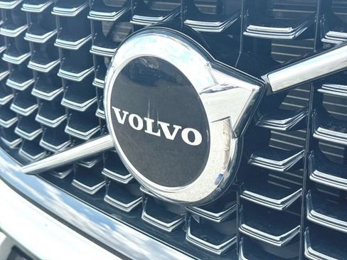 Used 2024 Volvo XC60 B5 Core w/ Protection Package Premier AWD/4WD image 32