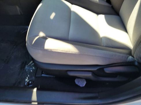 Used 2018 Toyota Corolla LE image 17