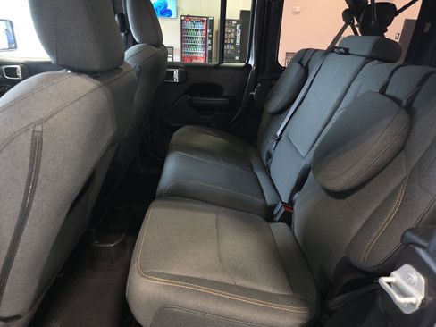 Used 2024 Jeep Wrangler Sport S image 13