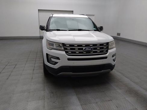 Used 2017 Ford Explorer XLT w/ Equipment Group 202A FWD image 14