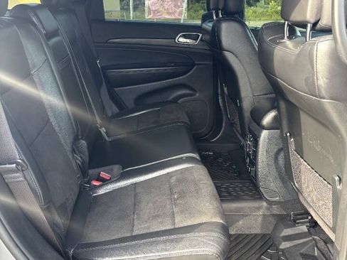 Used 2019 Jeep Grand Cherokee Altitude AWD/4WD image 14