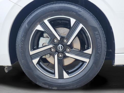 Used 2024 Nissan Sentra SV image 11