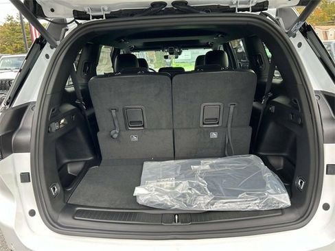 New 2025 Jeep Grand Cherokee L Altitude image 7