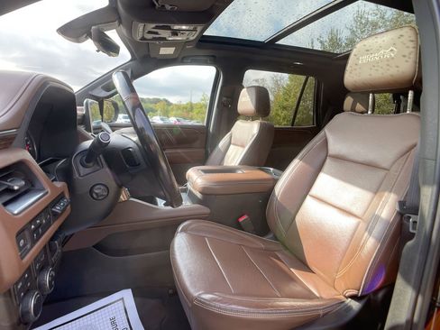 Used 2021 Chevrolet Tahoe High Country w/ Premium Package image 12