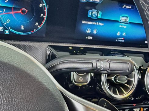 Used 2022 Mercedes-Benz CLA 250 image 24