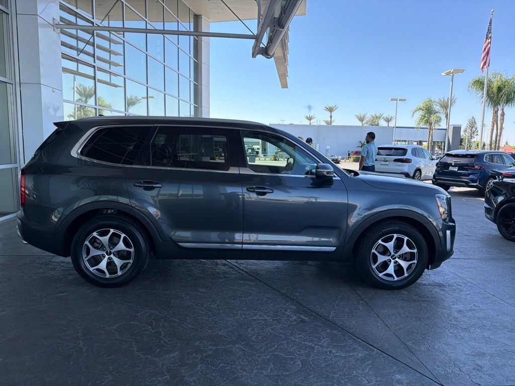 Used 2022 Kia Telluride EX FWD image 3