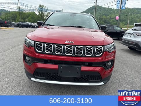 Used 2025 Jeep Compass Limited AWD/4WD image 3